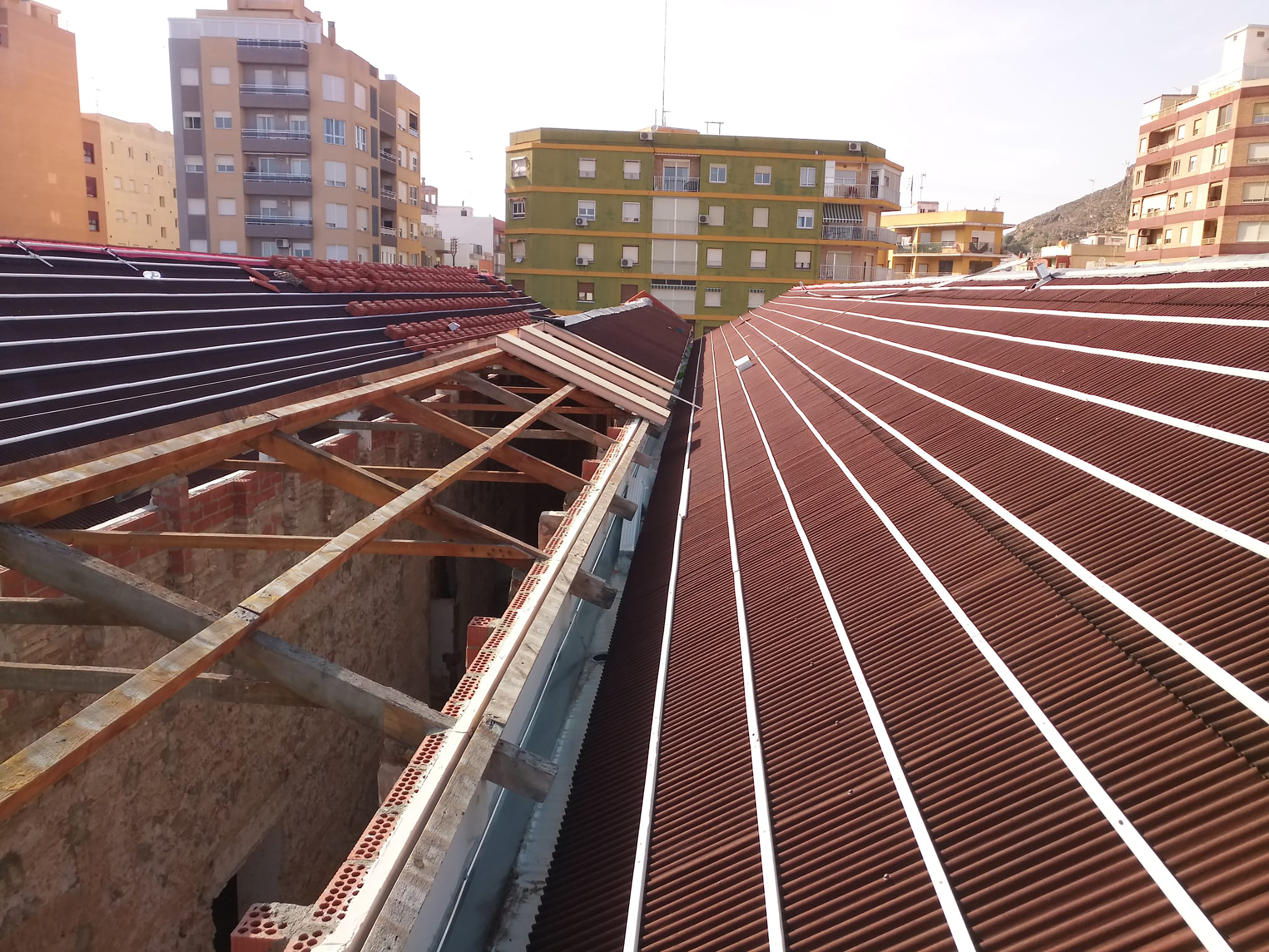 Rehabilitación energética de tejado con SISTEMA INTEGRAL ONDULINE