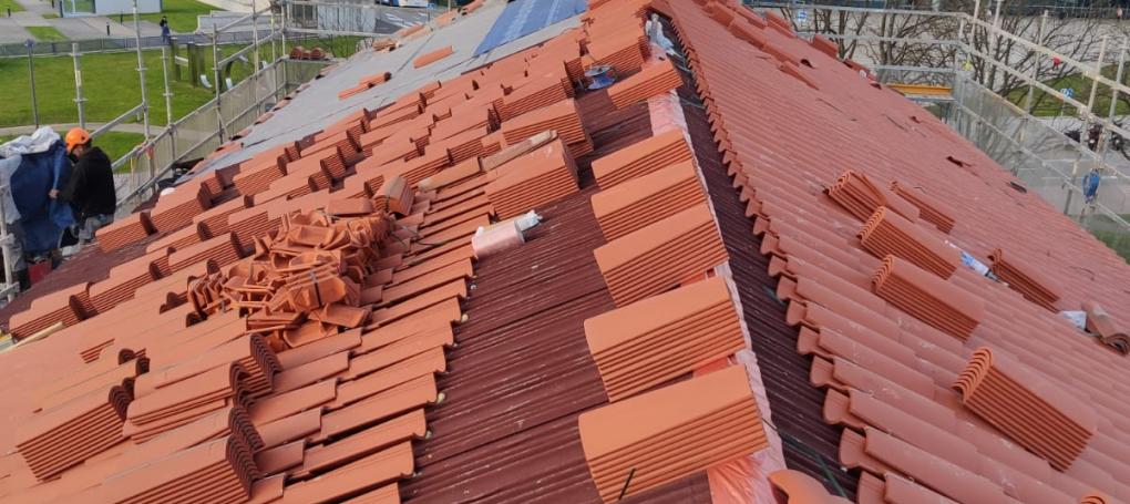 Colocación de teja curva sobre Impermeabilización de tejado con Onduline Bajo Teja