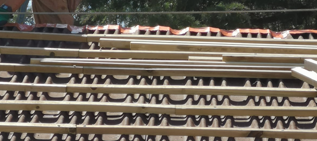 Impermeabilización del tejado de las Escuelas Menores de la Universidad de Salamanca con placas Onduline Bajo Teja 