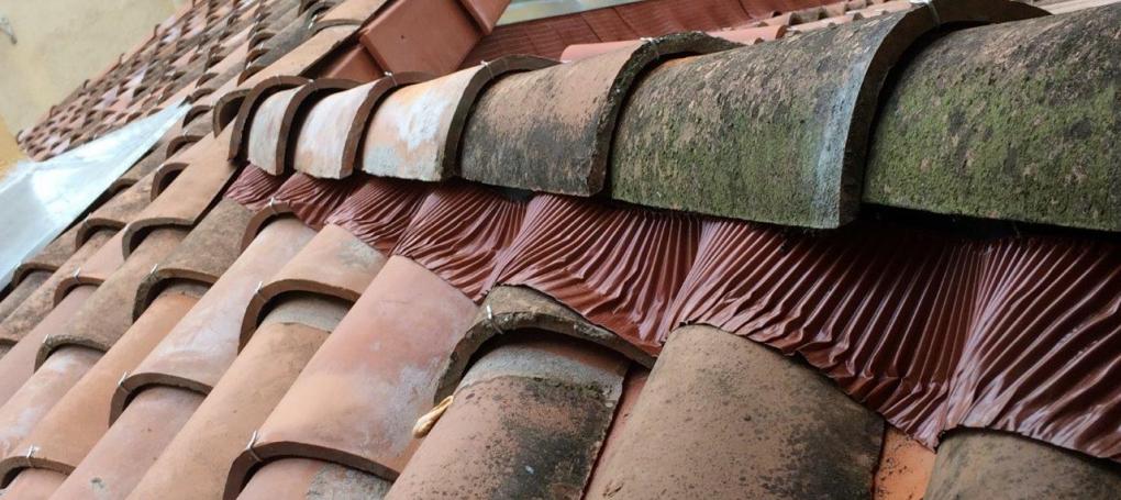 Remate de tejado: limatesa ventilada con Onduline Bajo Teja - Corrala Madrid
