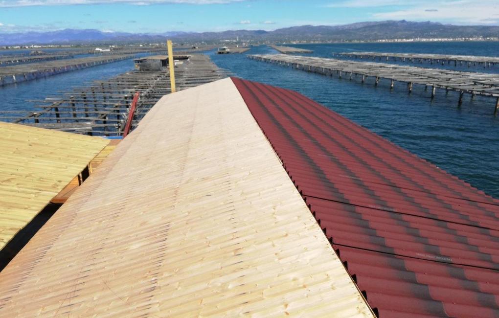 Placa Bituminosa imitación teja ONDULINE TILE: Impermeabilización cubierta ligera madera
