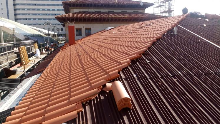 Cubiertas y tejados de teja cerámica curva